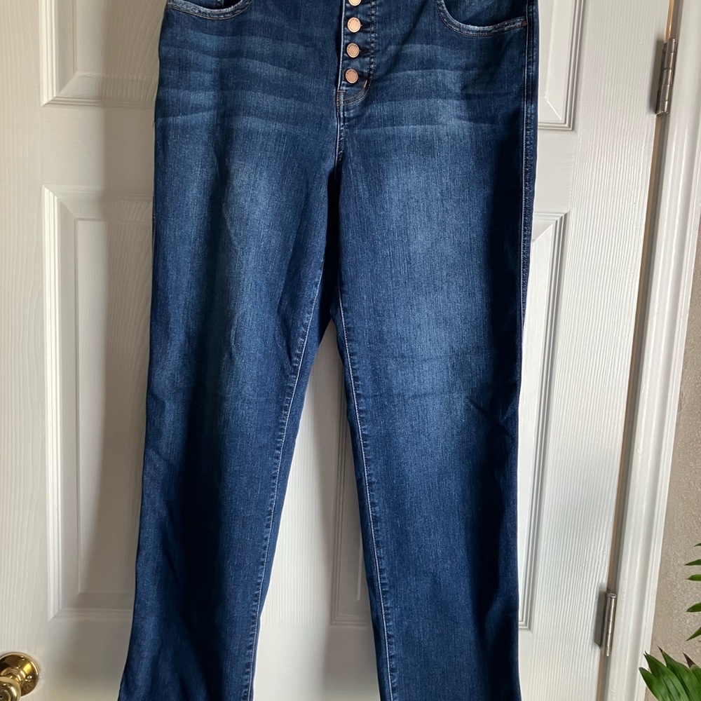 Maurices Everflex Blue Straight Leg Jeans High-Rise EUC